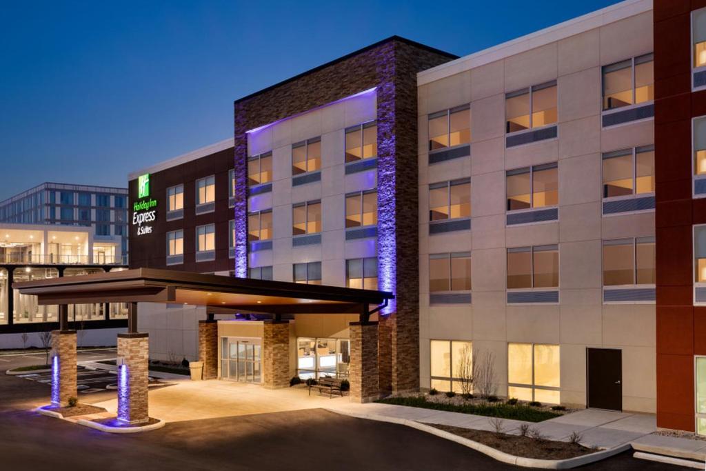 Holiday Inn Express & Suites - Cincinnati NE - Red Bank Road an IHG Hotel Main image 1